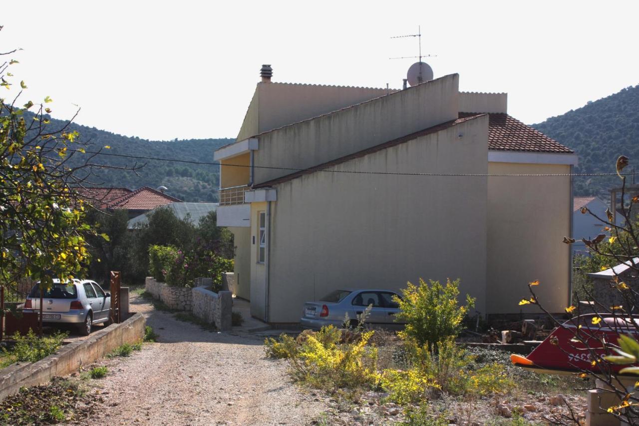 Apartments By The Sea Vinisce, Trogir - 5229 Εξωτερικό φωτογραφία