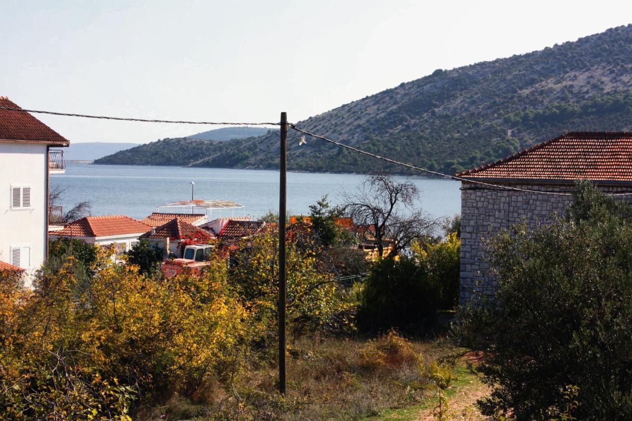 Apartments By The Sea Vinisce, Trogir - 5229 Εξωτερικό φωτογραφία