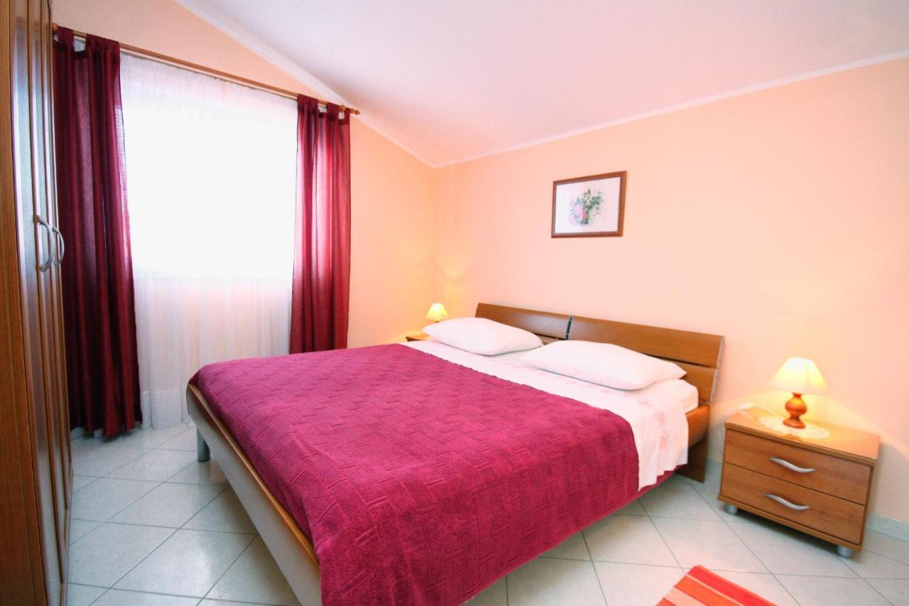 Apartments By The Sea Vinisce, Trogir - 5229 Εξωτερικό φωτογραφία
