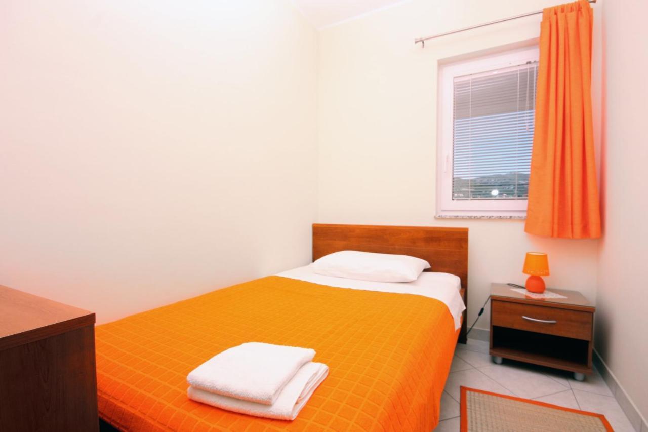 Apartments By The Sea Vinisce, Trogir - 5229 Εξωτερικό φωτογραφία