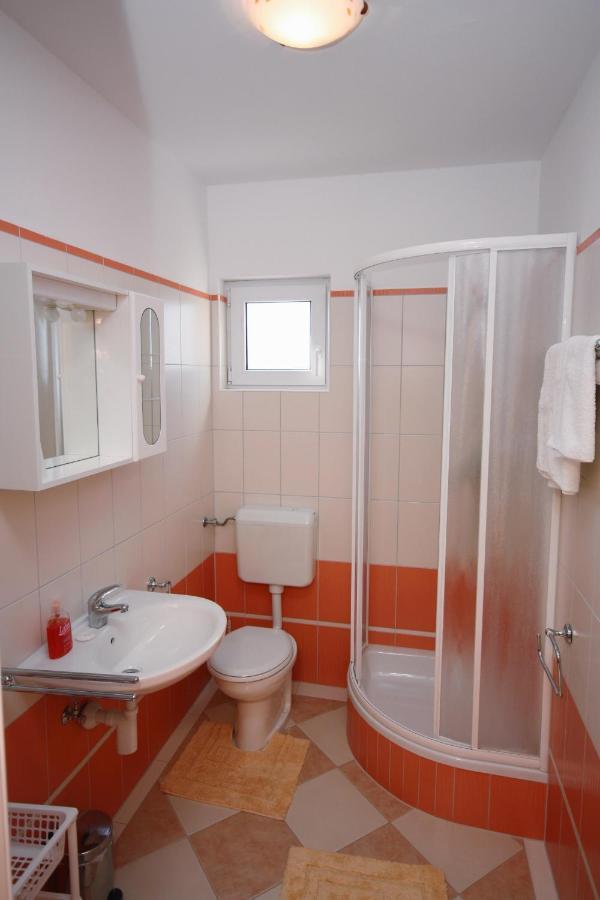 Apartments By The Sea Vinisce, Trogir - 5229 Εξωτερικό φωτογραφία