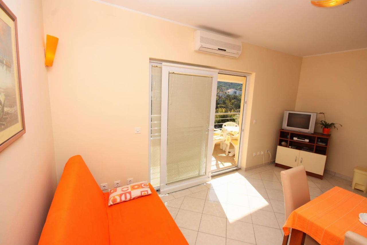 Apartments By The Sea Vinisce, Trogir - 5229 Εξωτερικό φωτογραφία