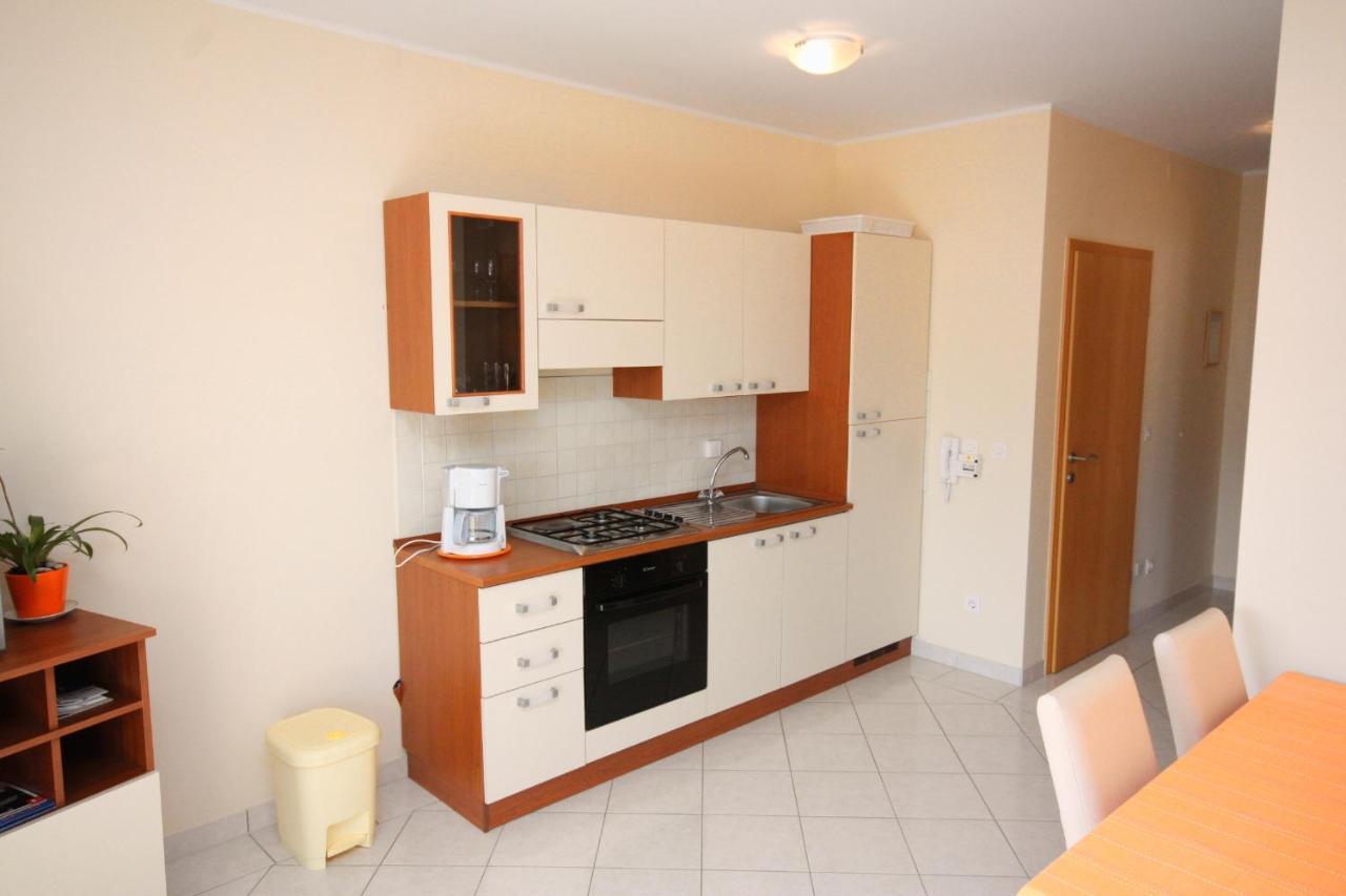 Apartments By The Sea Vinisce, Trogir - 5229 Εξωτερικό φωτογραφία